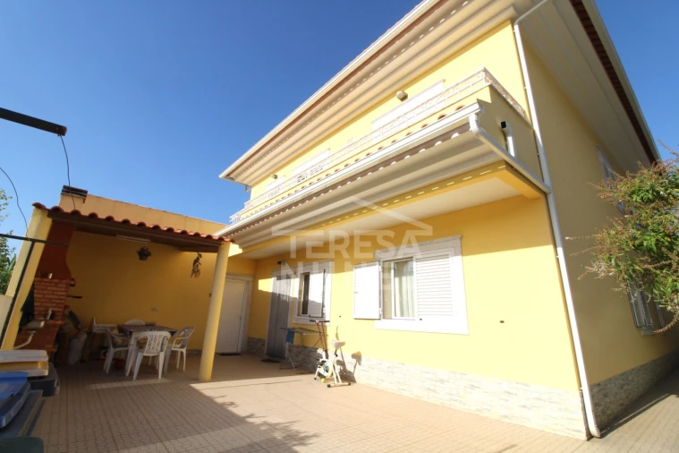 Moradia T6 para Venda em Fernao Ferro Foto 19
