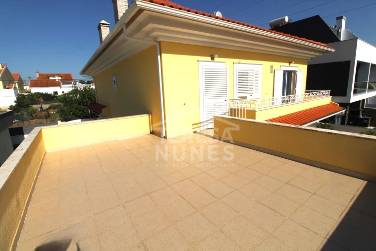 Moradia T6 para Venda em Fernao Ferro Foto 34
