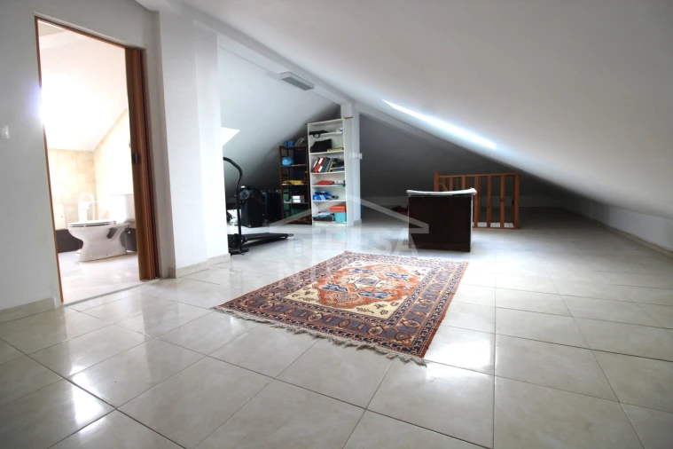 Moradia T6 para Venda em Fernao Ferro Foto 41