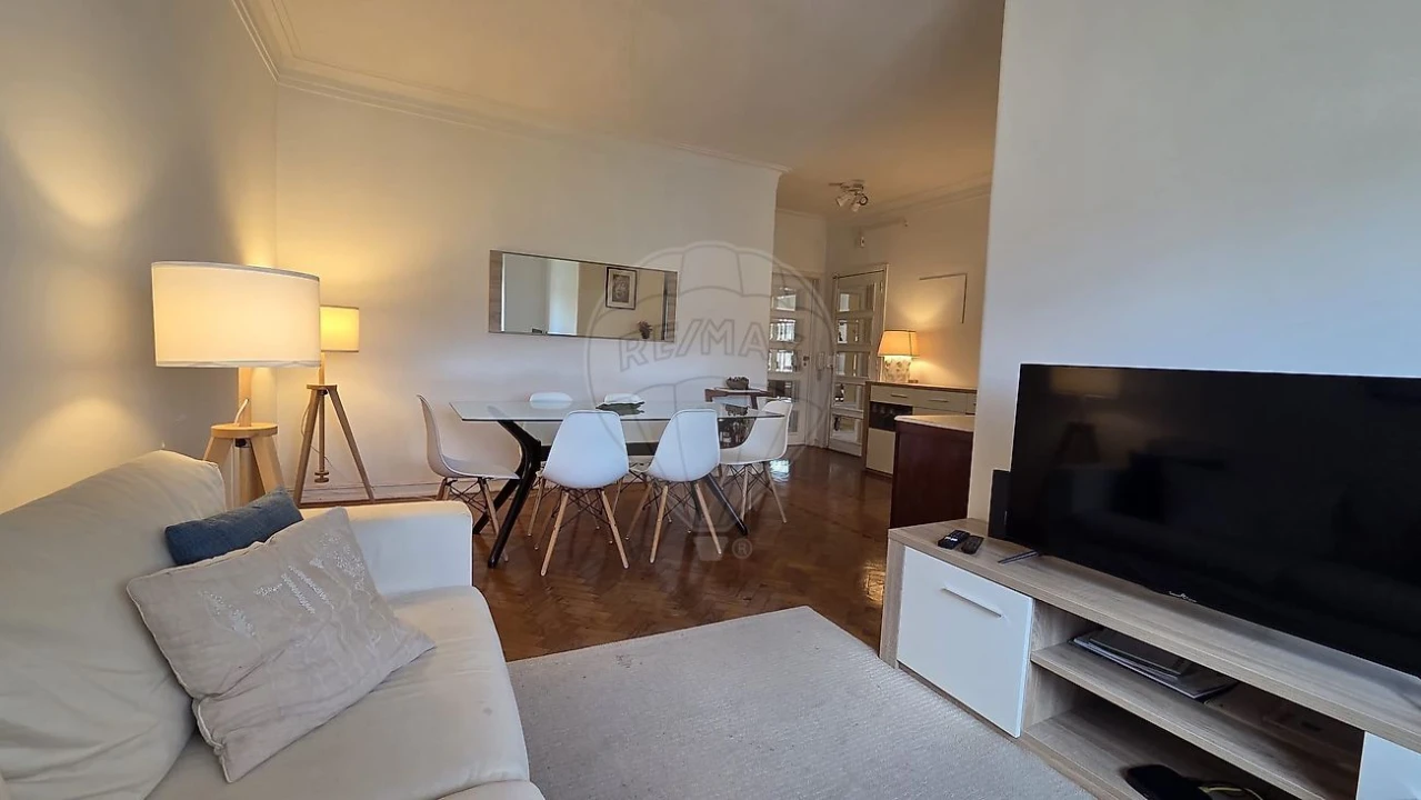 Apartamento T4 para Arrendamento em Alvalade Foto 7