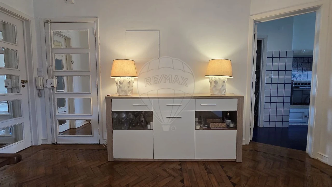 Apartamento T4 para Arrendamento em Alvalade Foto 8