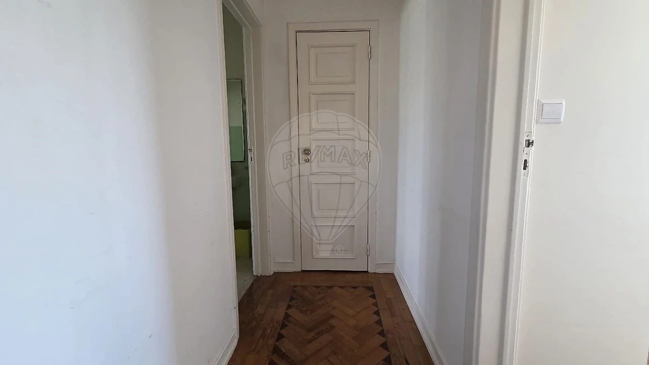 Apartamento T4 para Arrendamento em Alvalade Foto 1