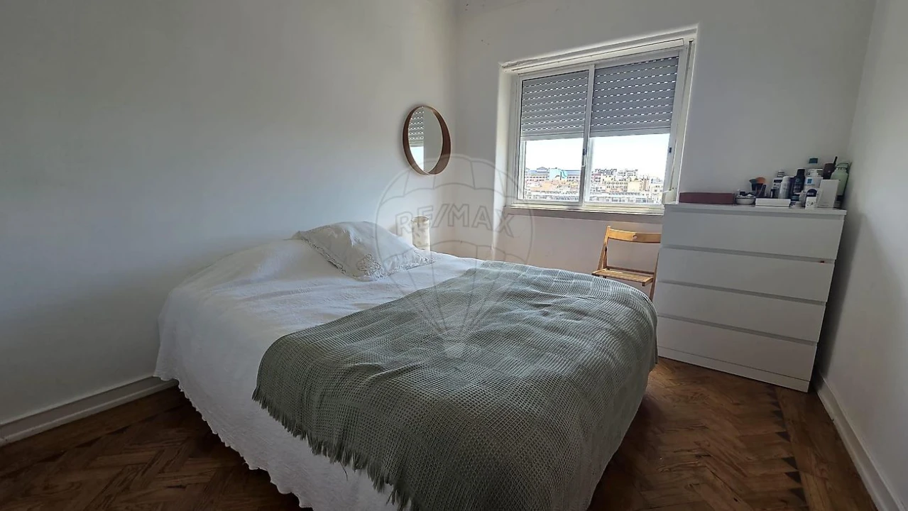 Apartamento T4 para Arrendamento em Alvalade Foto 19