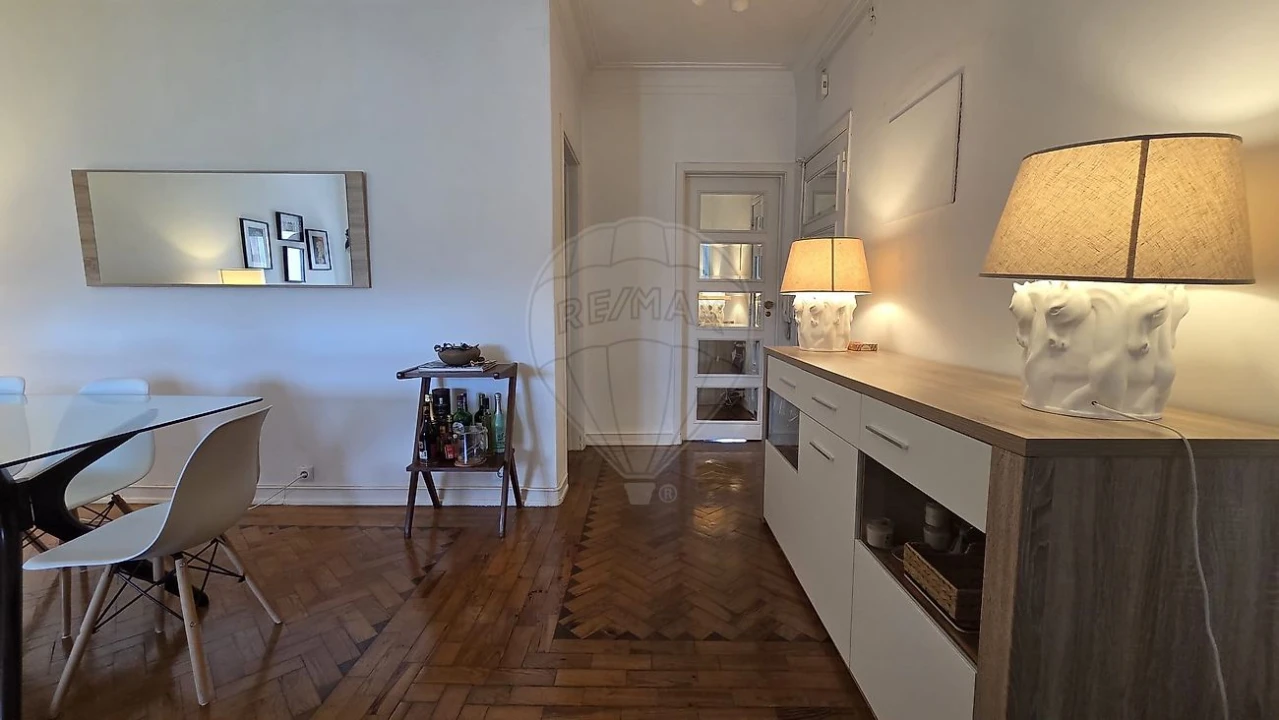 Apartamento T4 para Arrendamento em Alvalade Foto 9