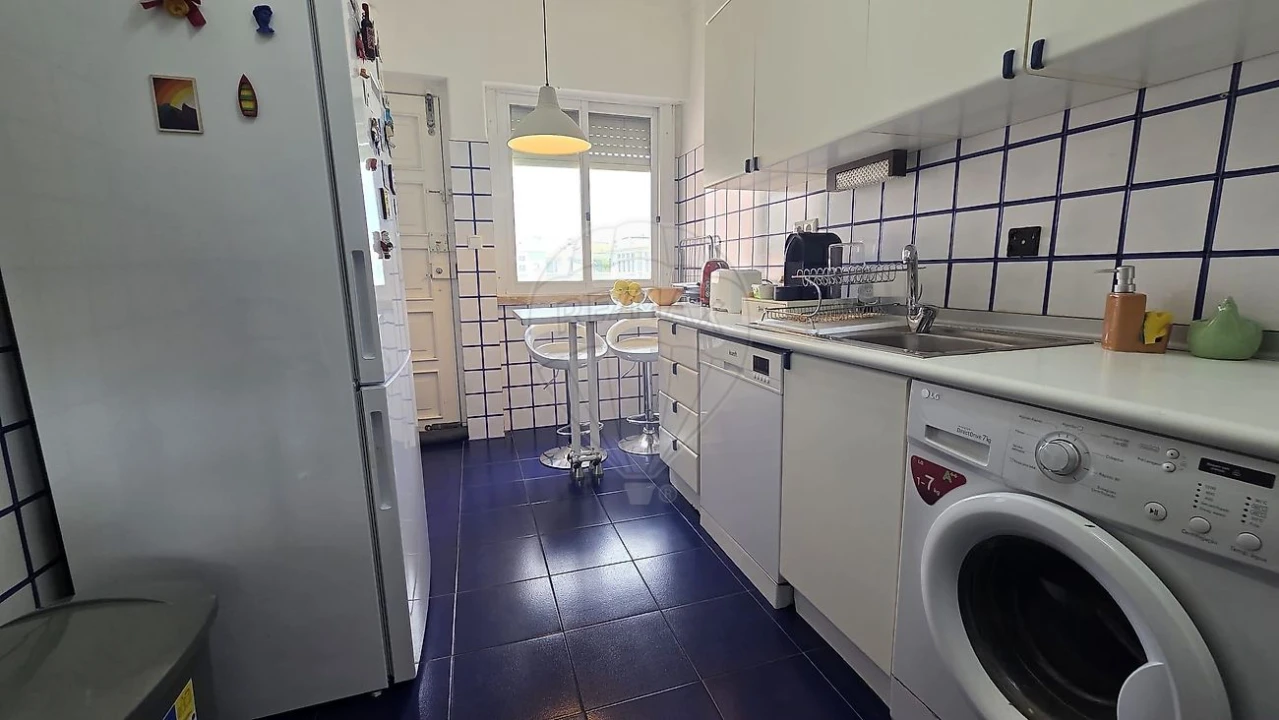 Apartamento T4 para Arrendamento em Alvalade Foto 17
