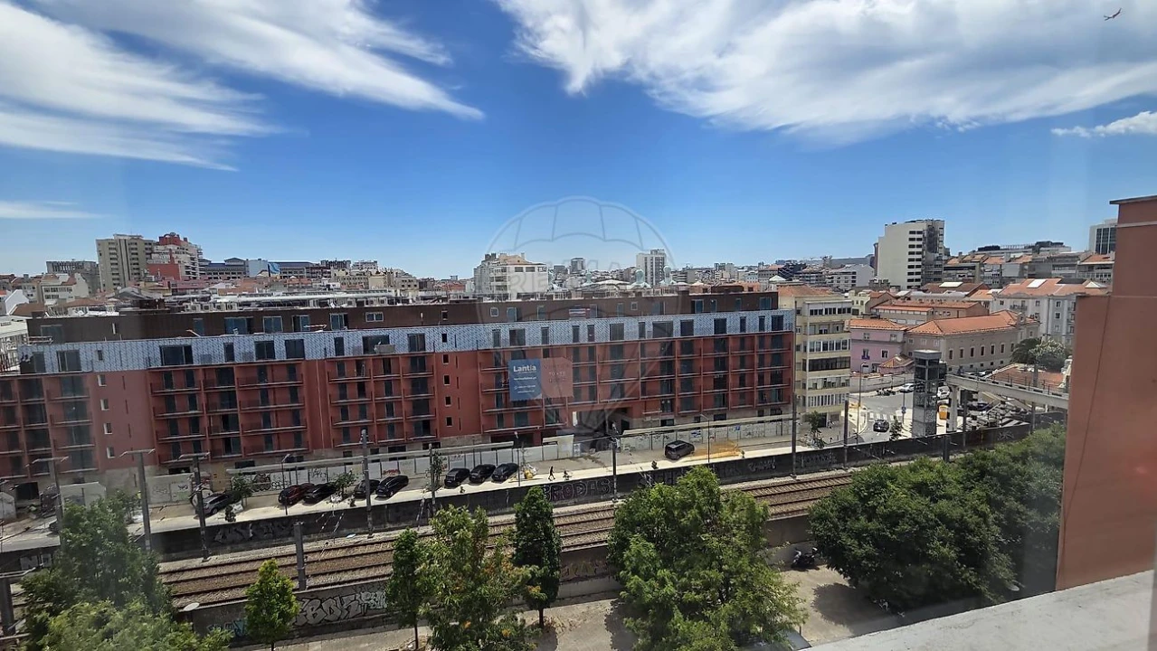 Apartamento T4 para Arrendamento em Alvalade Foto 13