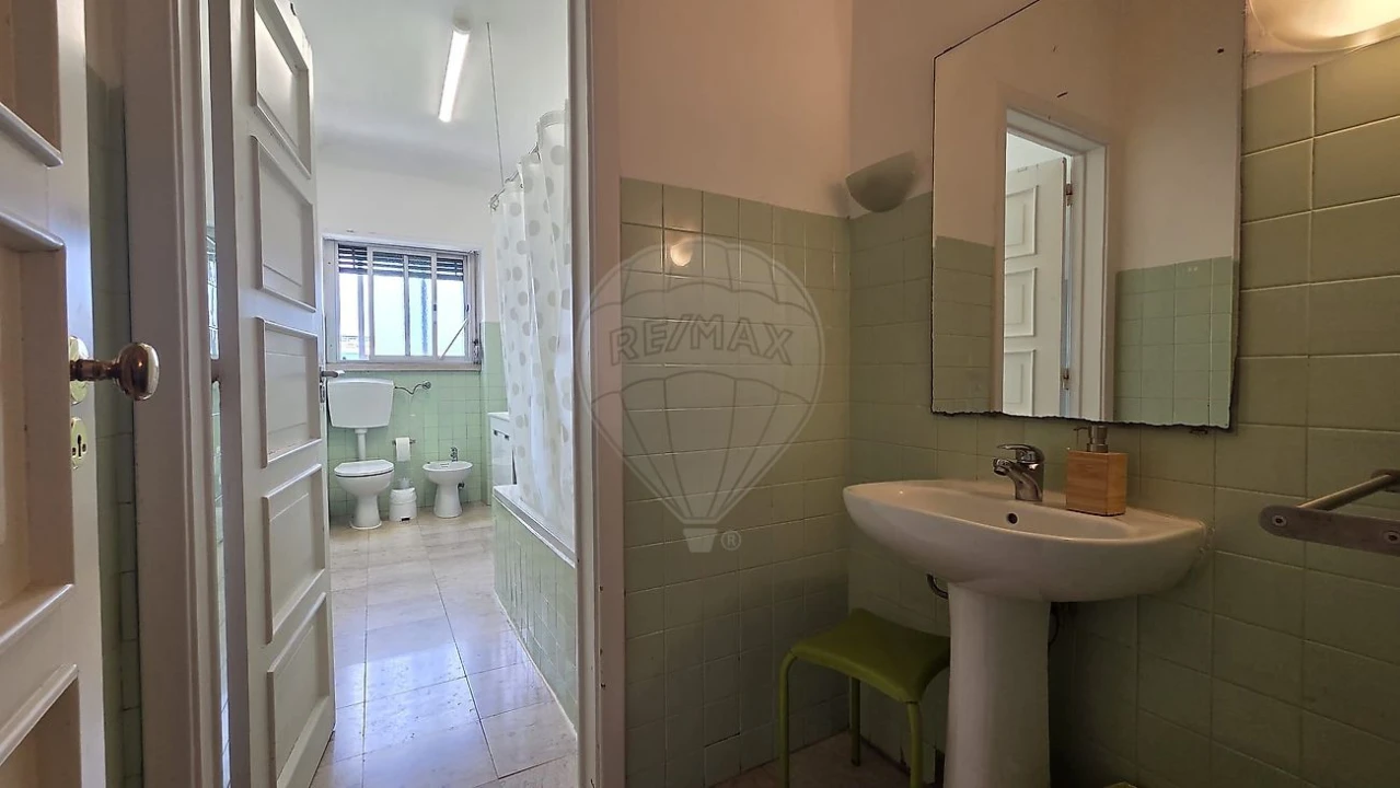 Apartamento T4 para Arrendamento em Alvalade Foto 12