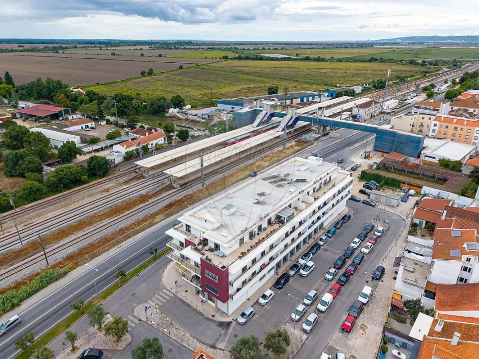 Apartamento T3 para Venda em Azambuja Foto 48