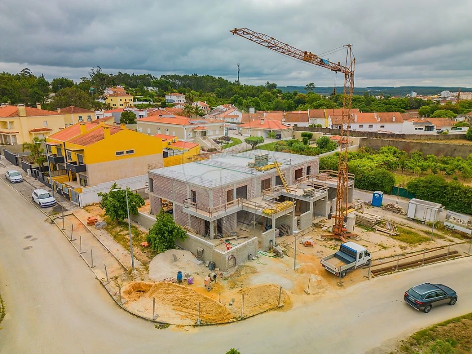 Moradia T4 para Venda em Rio Maior Foto 3
