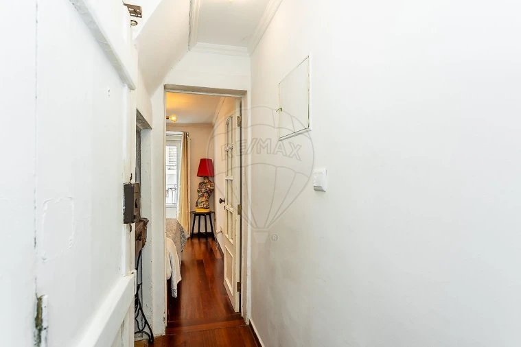 Apartamento T1 para Venda em Santa Maria Maior Foto 3