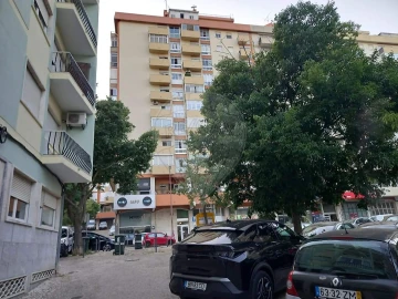 Apartamento T2 para Venda em Benfica