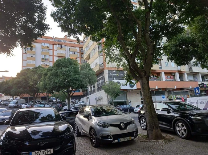 Apartamento T2 para Venda em Benfica Foto 2