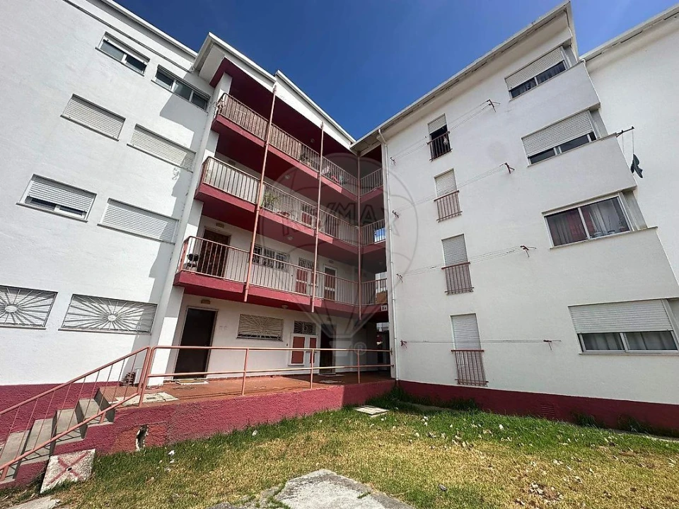 Apartamento T3 para Venda em Queluz e Belas Foto 5