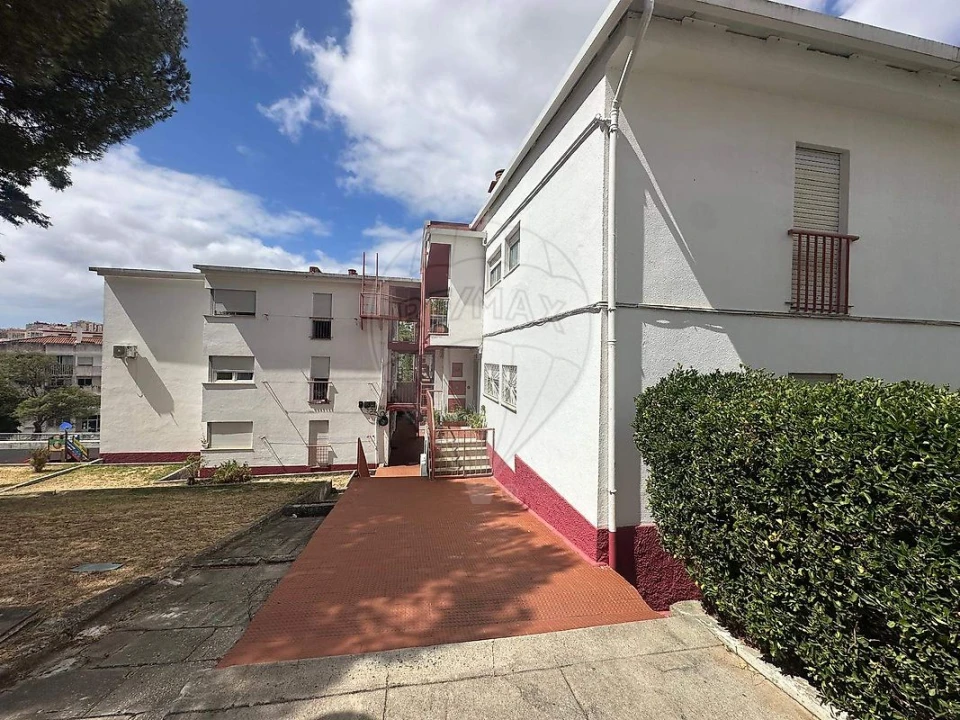 Apartamento T3 para Venda em Queluz e Belas Foto 4
