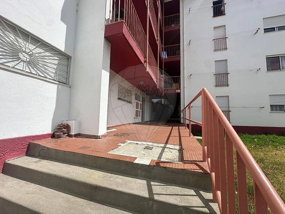 Apartamento T3 para Venda em Queluz e Belas Foto 3
