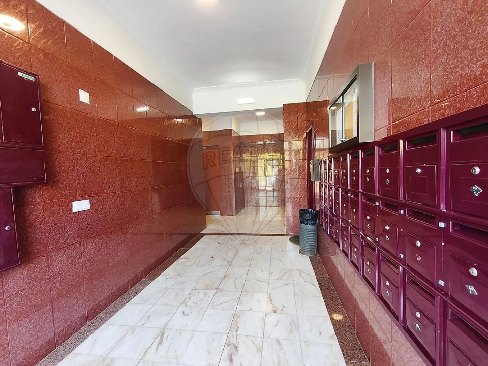 Apartamento T2 para Venda em Cacém e São Marcos Foto 3