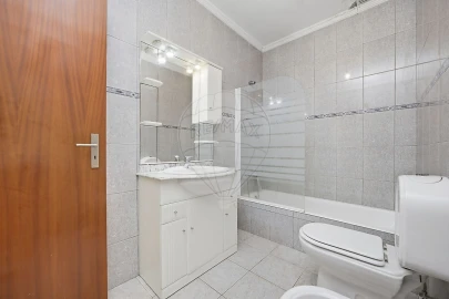 Moradia T5 para Venda em Pedrouços
