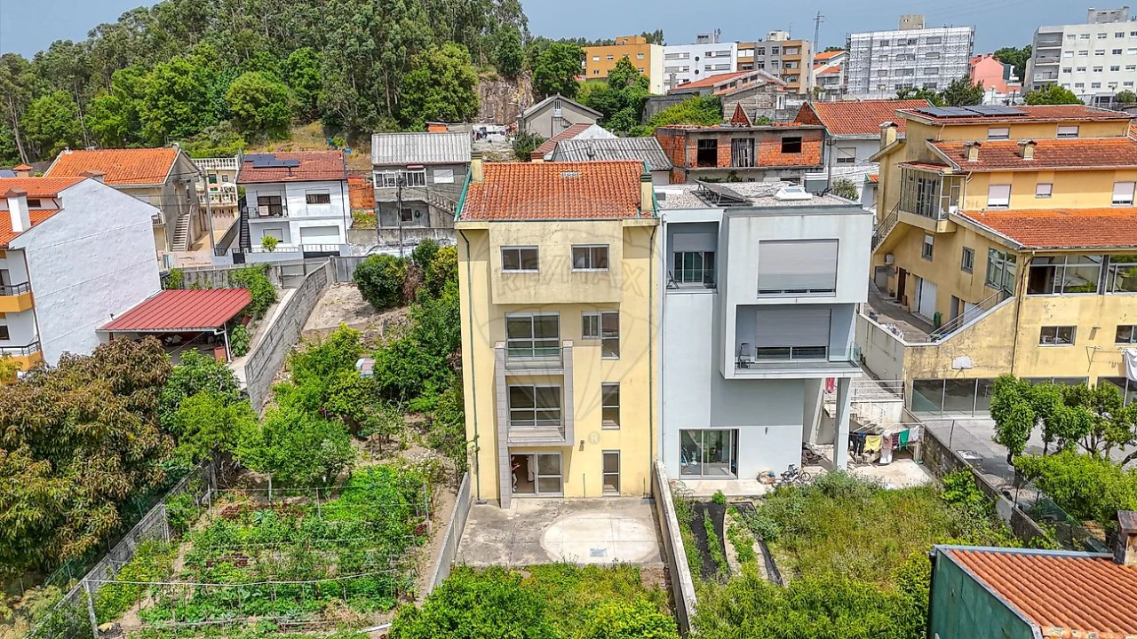 Moradia T5 para Venda em Pedrouços Foto 1