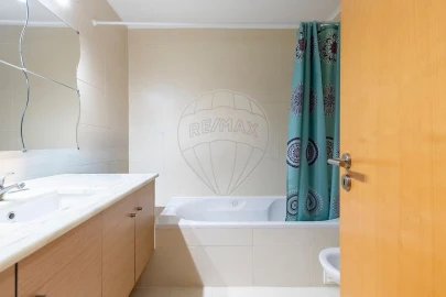 Apartamento T2 para Venda em Santa Maria, São Pedro e Matacães