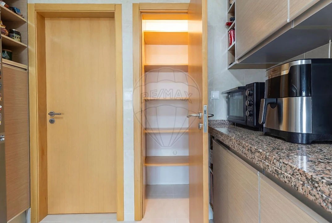 Apartamento T2 para Venda em Santa Maria, São Pedro e Matacães Foto 10