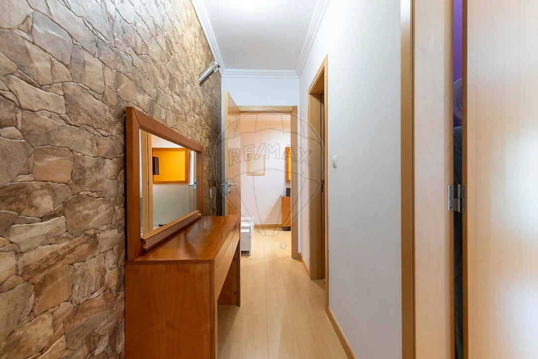 Apartamento T2 para Venda em Santa Maria, São Pedro e Matacães Foto 15