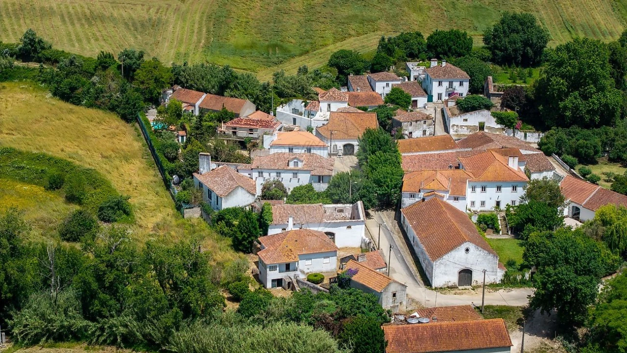 Moradia T3 para Venda em Dois Portos e Runa Foto 41