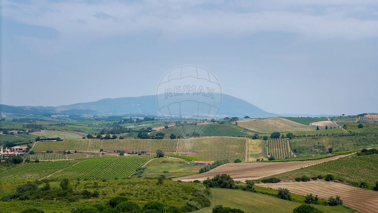 Moradia T3 para Venda em Dois Portos e Runa Foto 46