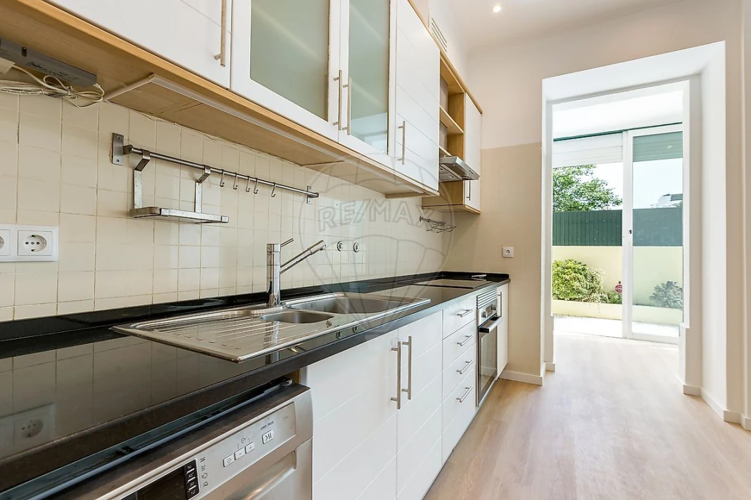 Apartamento T2 para Venda em Ajuda Foto 10