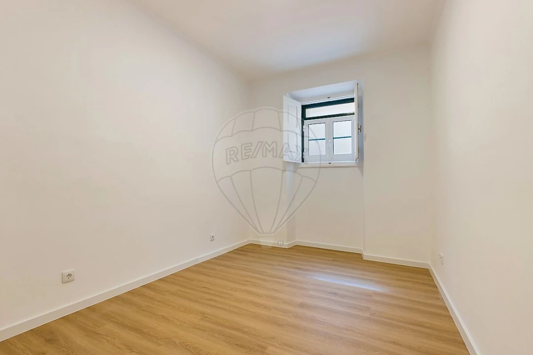 Apartamento T2 para Venda em Ajuda Foto 18