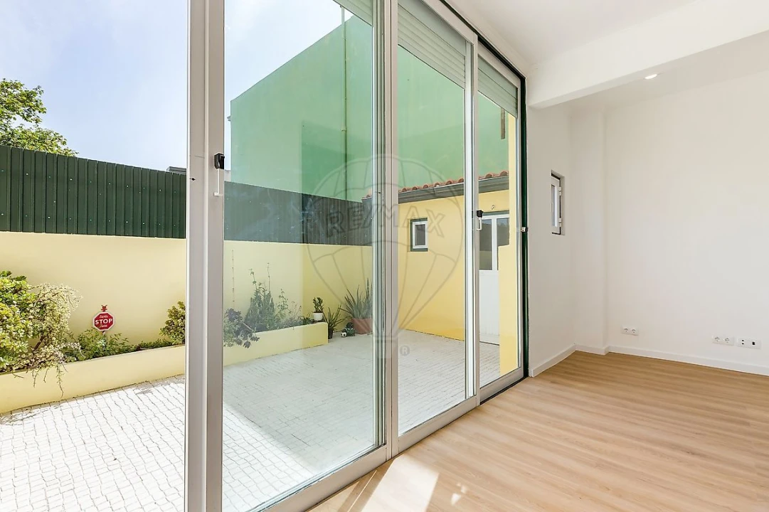 Apartamento T2 para Venda em Ajuda Foto 15
