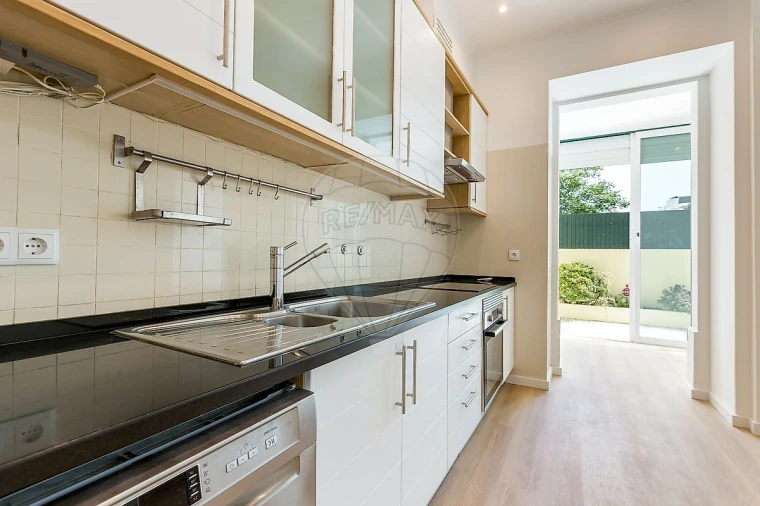 Apartamento T2 para Venda em Ajuda Foto 10