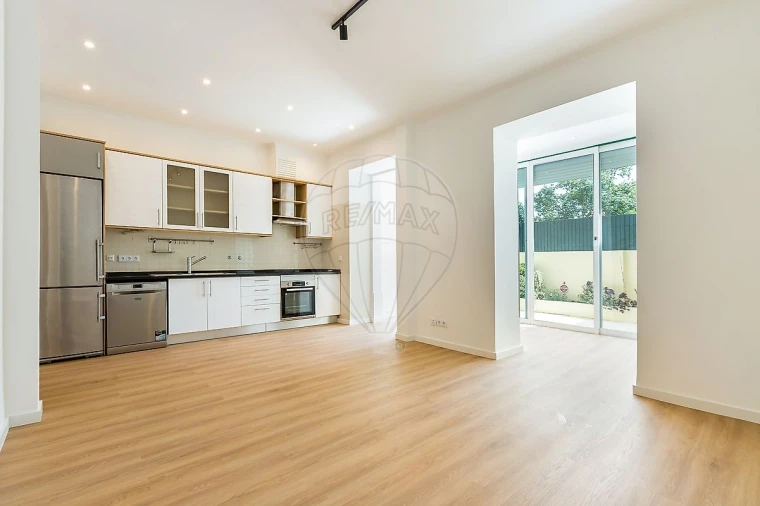 Apartamento T2 para Venda em Ajuda Foto 6