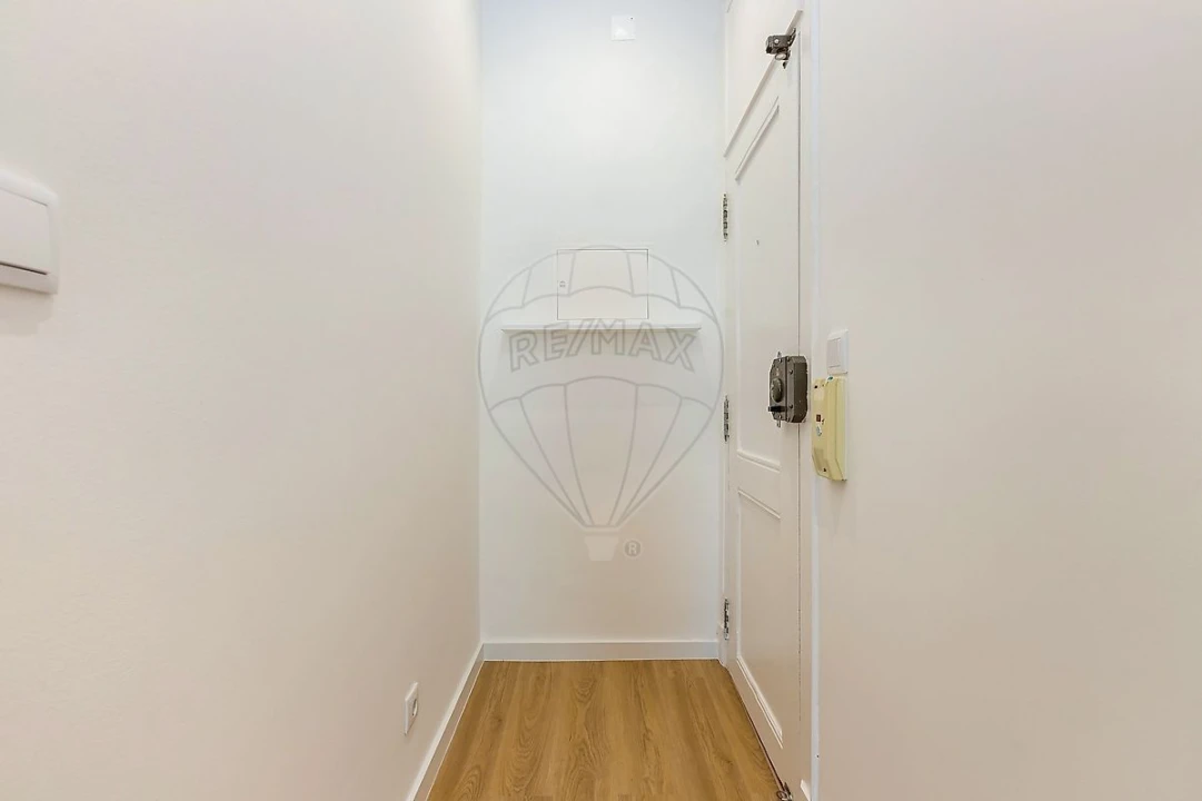 Apartamento T2 para Venda em Ajuda Foto 1