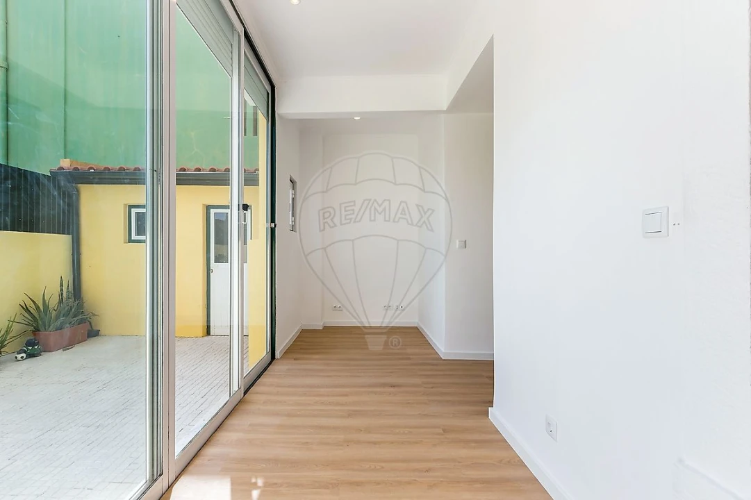 Apartamento T2 para Venda em Ajuda Foto 14