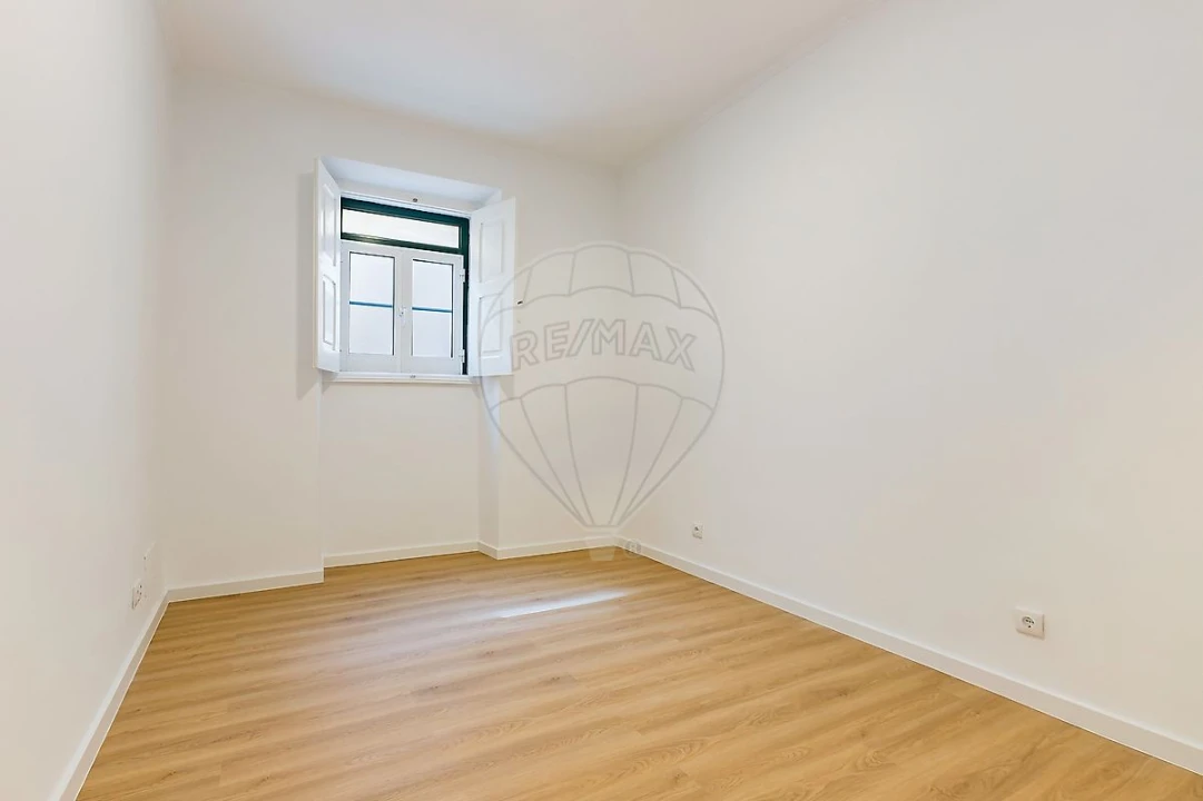Apartamento T2 para Venda em Ajuda Foto 16