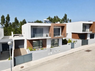 Moradia T5 para Venda em Milharado