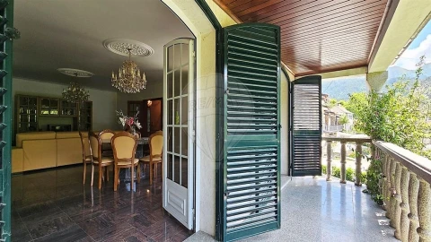 Moradia T4 para Venda em Rossas