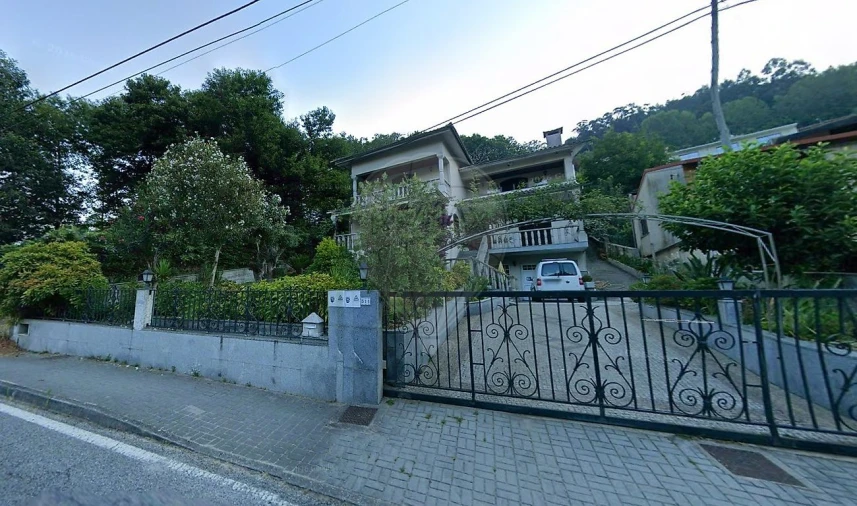 Moradia T4 para Venda em Rossas Foto 3