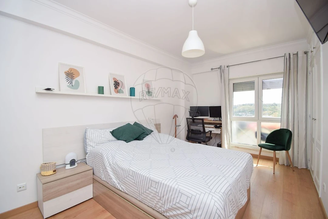 Apartamento T3 para Venda em Santo António dos Cavaleiros e Frielas Foto 6