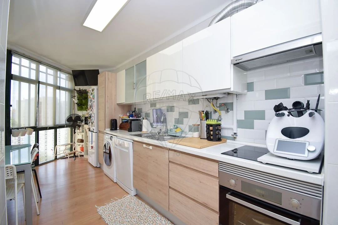 Apartamento T3 para Venda em Santo António dos Cavaleiros e Frielas Foto 23