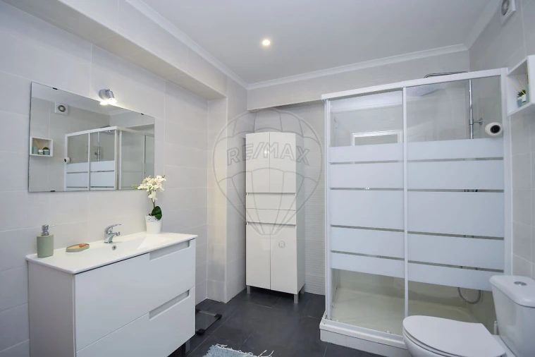 Apartamento T3 para Venda em Santo António dos Cavaleiros e Frielas Foto 11