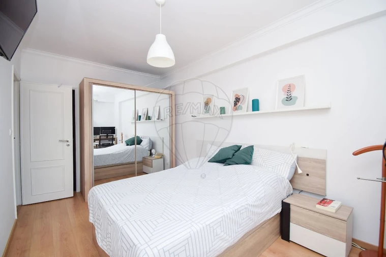 Apartamento T3 para Venda em Santo António dos Cavaleiros e Frielas Foto 7