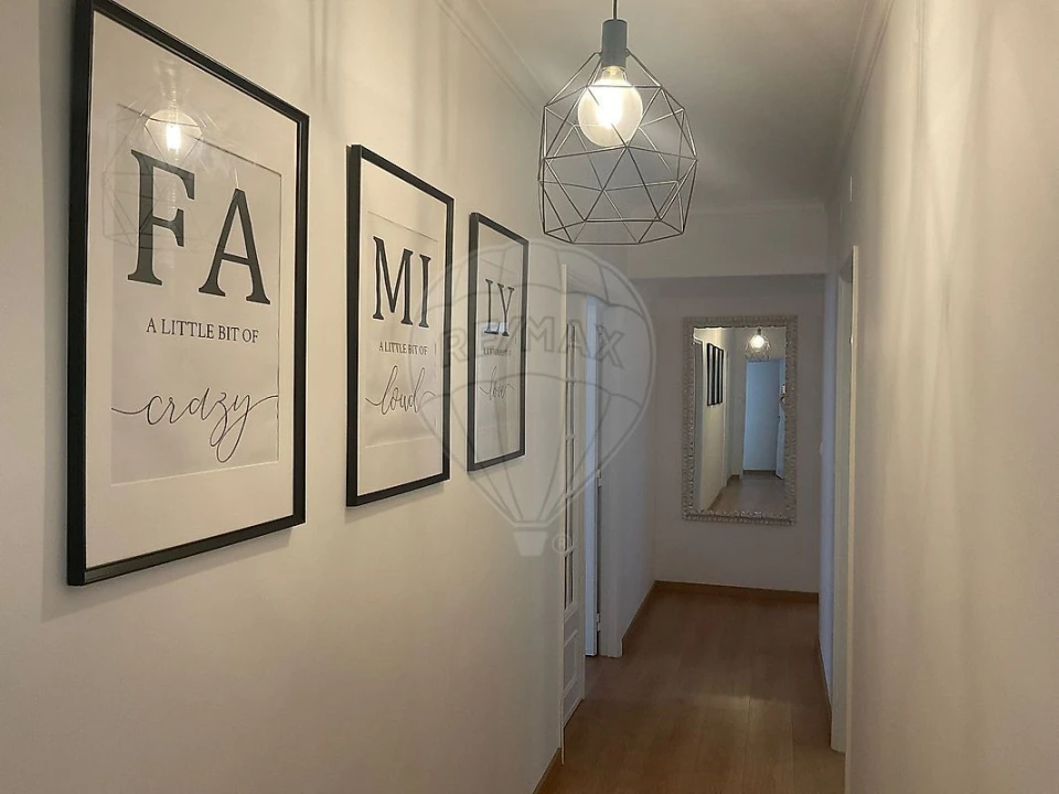 Apartamento T3 para Venda em Santo António dos Cavaleiros e Frielas Foto 10