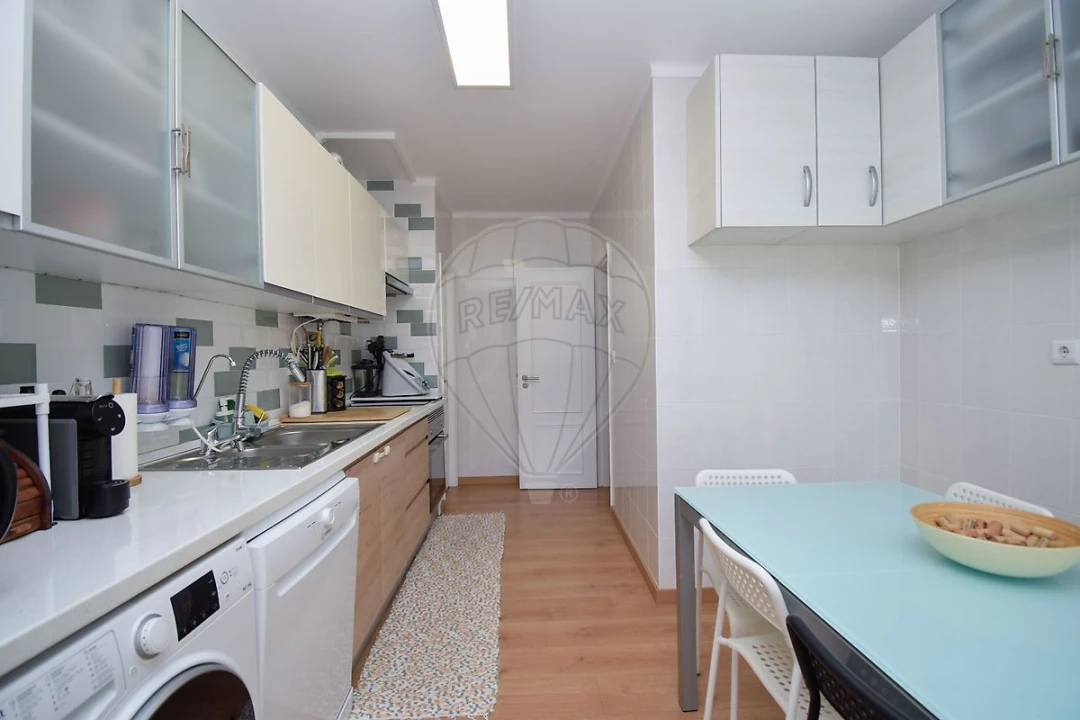 Apartamento T3 para Venda em Santo António dos Cavaleiros e Frielas Foto 19
