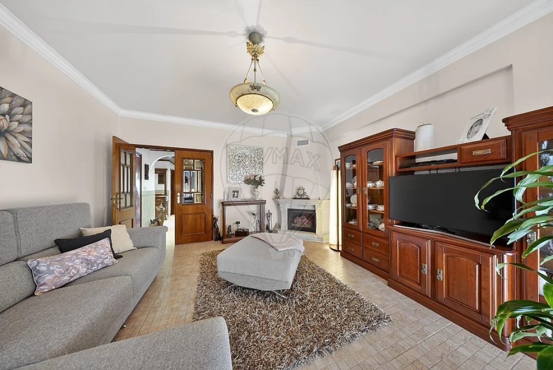 Apartamento T3 para Venda em Castanheira do Ribatejo e Cachoeiras Foto 5