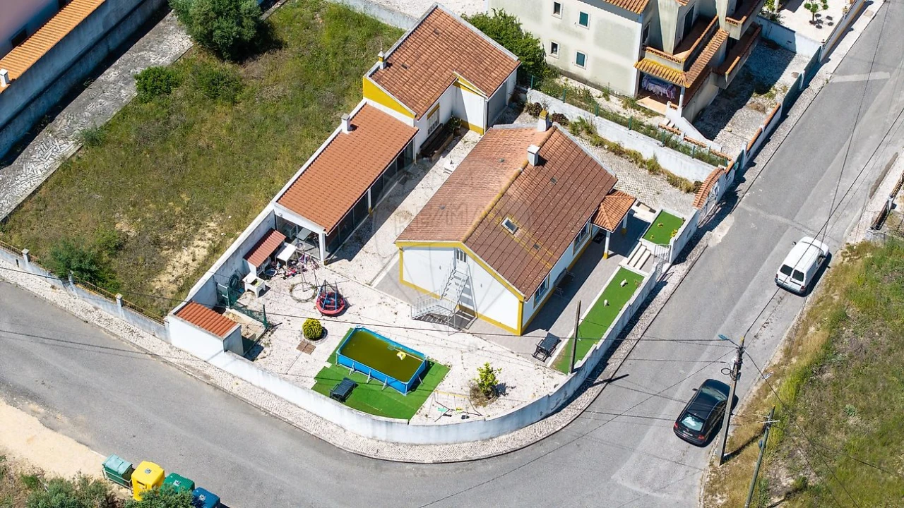 Moradia T2 para Venda em Abrigada e Cabanas de Torres Foto 3