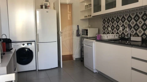 Apartamento T3 para Arrendamento em Oeiras e São Julião da Barra, Paço de Arcos e Caxias
