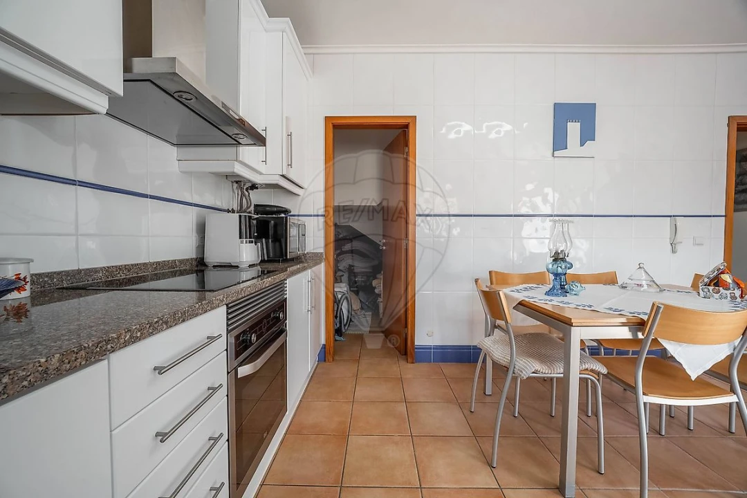 Moradia T4 para Venda em Aradas Foto 5