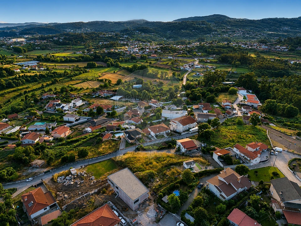 Moradia T3 para Venda em Irivo Foto 4