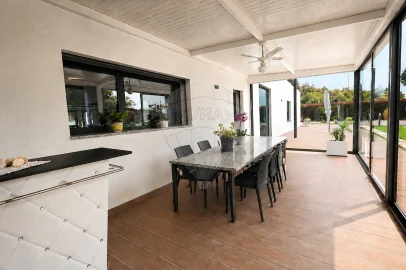 Moradia T4 para Venda em Fonte Arcada